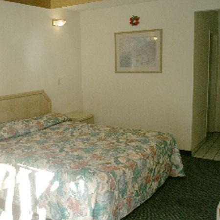 Stardust Motel Azusa Room photo